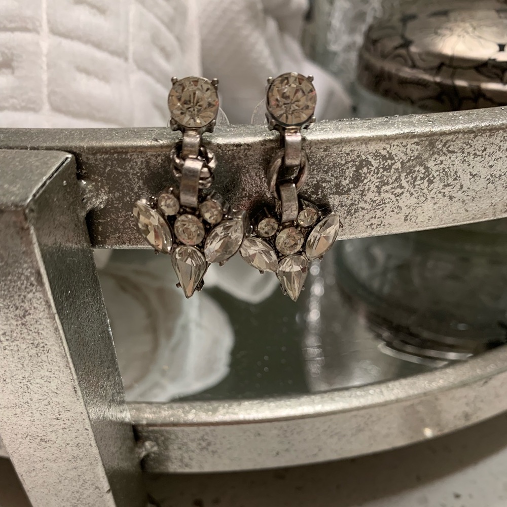 Vintage style silver rhinestone drop earrings